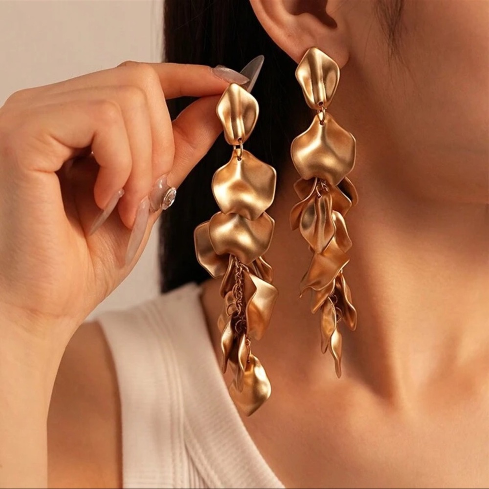 Acrylic Petal Dangles - Metallic Gold - Picture 1 of 6